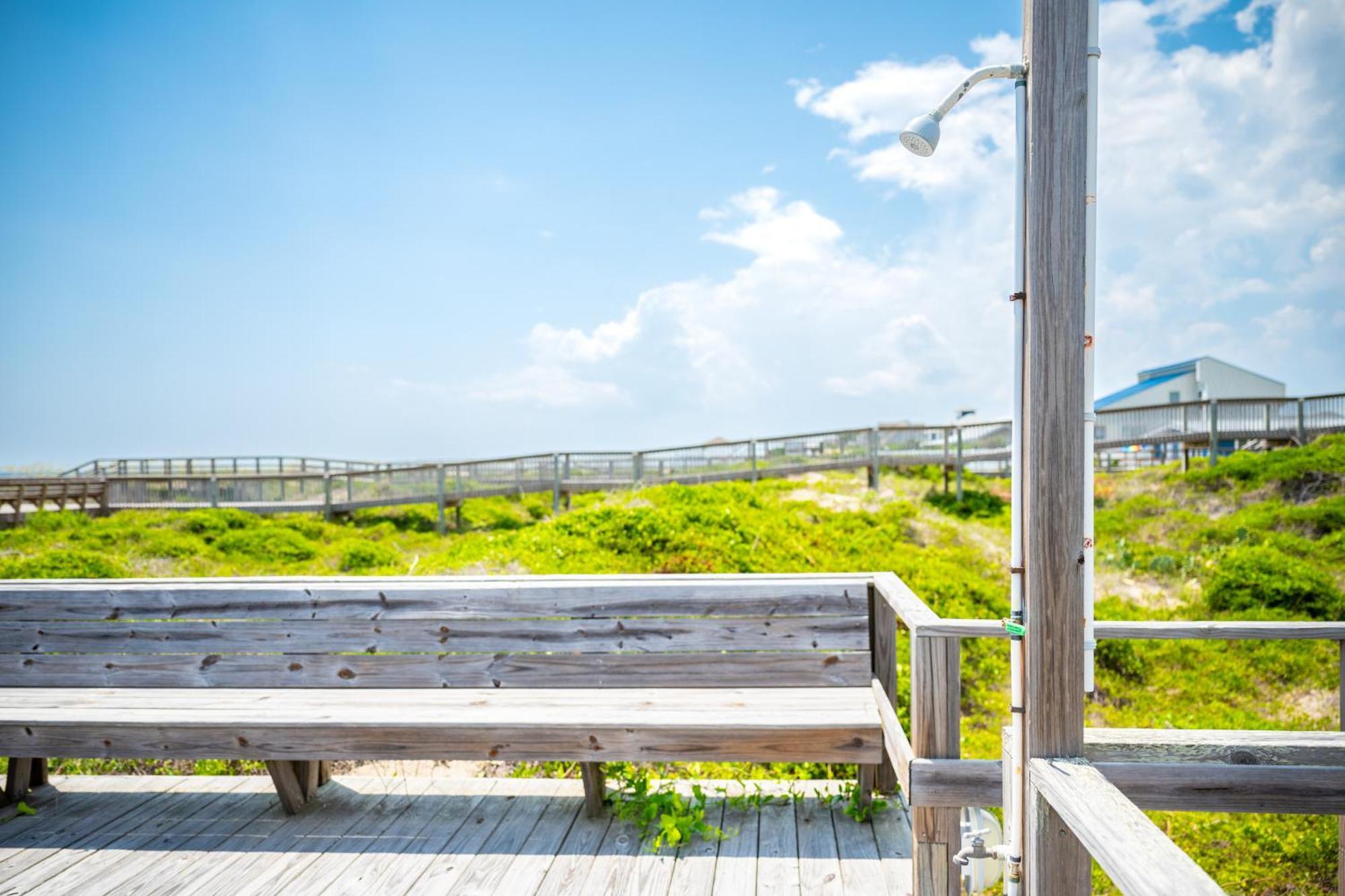 Beach Buzz By Oak Island Accommodations Caswell Beach Екстер'єр фото